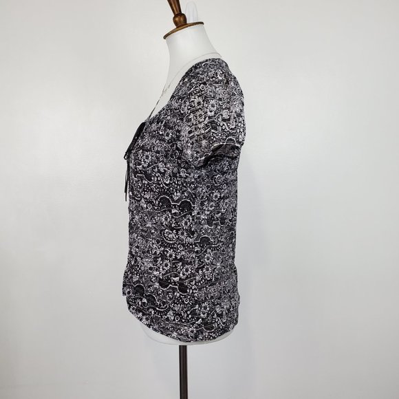 Dressbarn Black White Short Sleeve Subtle Floral Y2K Look Top Size SP - Picture 6 of 14
